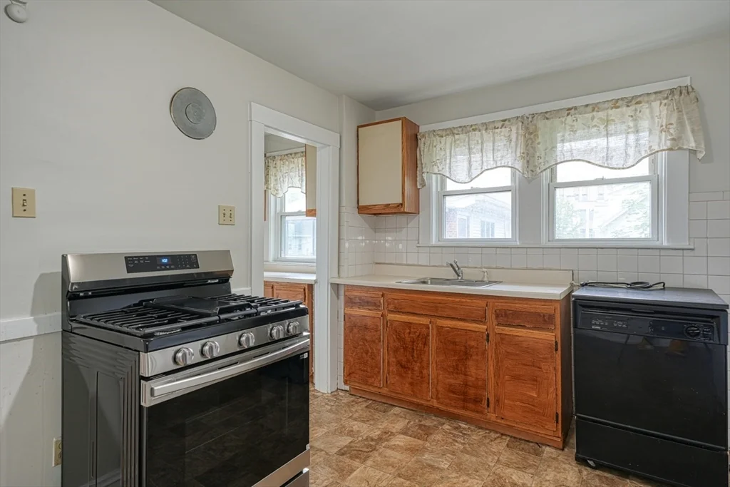 2 bed, 1 bath apartment for rent at 12 Keenan St Unit 2, Watertown — photo 9 of 20