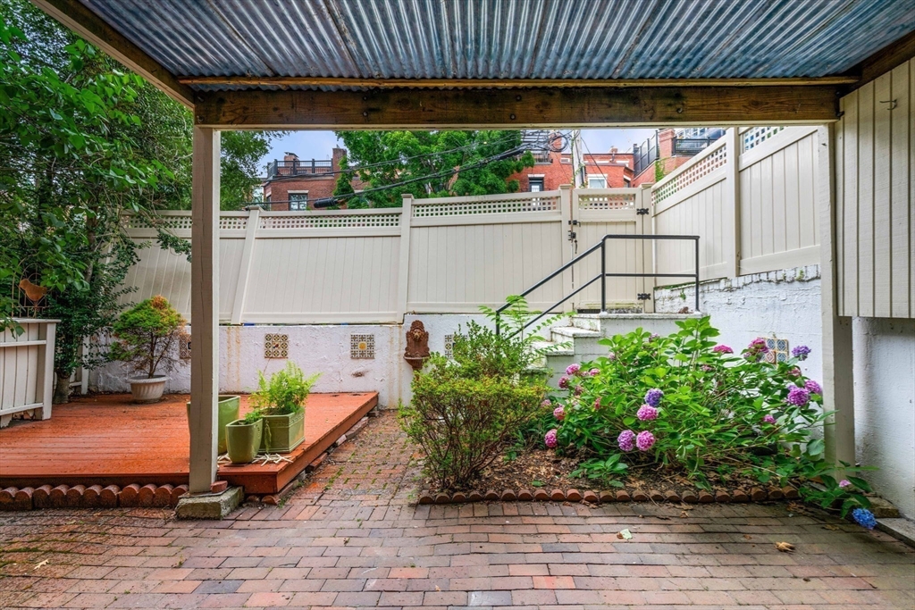 3 bed, 1 bath apartment for rent at 12 Keswick St Unit 1, Fenway — photo 3 of 23