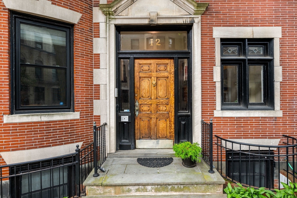 3 bed, 1 bath apartment for rent at 12 Keswick St Unit 1, Fenway — photo 22 of 23