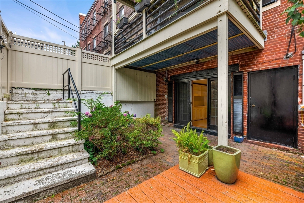 3 bed, 1 bath apartment for rent at 12 Keswick St Unit 1, Fenway — photo 17 of 23