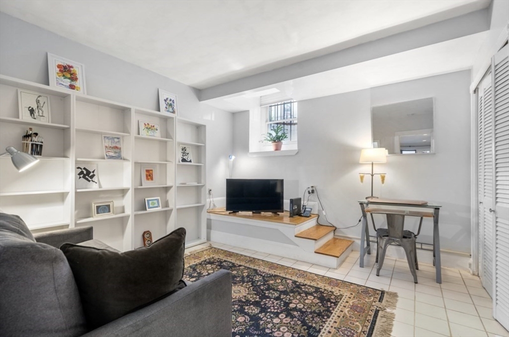 3 bed, 1 bath apartment for rent at 12 Keswick St Unit 1, Fenway — photo 12 of 23