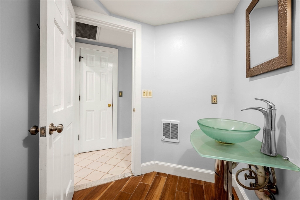 3 bed, 1 bath apartment for rent at 12 Keswick St Unit 1, Fenway — photo 9 of 23