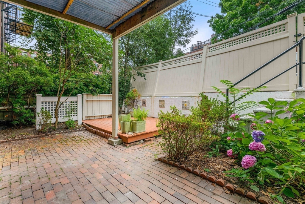 3 bed, 1 bath apartment for rent at 12 Keswick St Unit 1, Fenway — photo 15 of 23