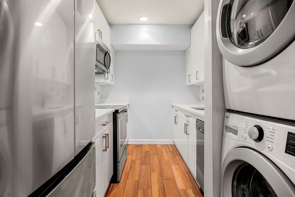 3 bed, 1 bath apartment for rent at 12 Keswick St Unit 1, Fenway — photo 5 of 23