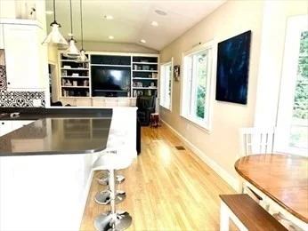 5 bed, 3 bath apartment for rent at 12 Kilburn Rd Unit 12, Belmont — photo 4 of 27
