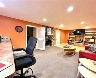 5 bed, 3 bath apartment for rent at 12 Kilburn Rd Unit 12, Belmont — photo 17 of 27
