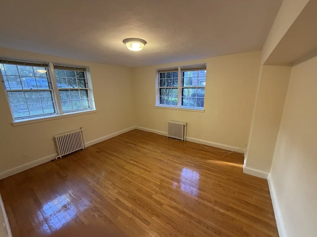 1 bed, 1 bath apartment for rent at 12 Kilsyth Ter Unit 11, Brighton — photo 5 of 9