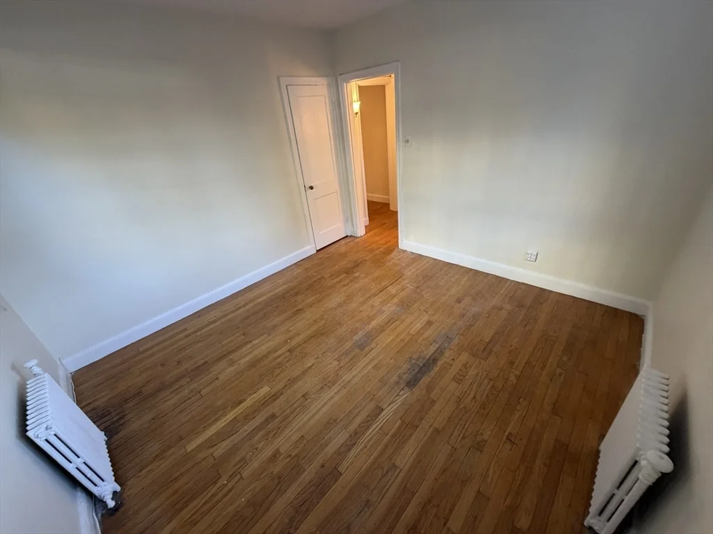 1 bed, 1 bath apartment for rent at 12 Kilsyth Ter Unit 11, Brighton — photo 6 of 9