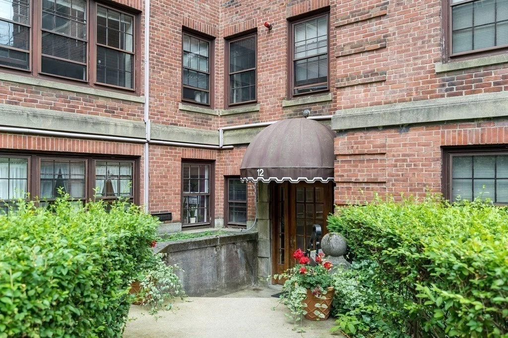 1 bed, 1 bath apartment for rent at 12 Kilsyth Ter Unit 23, Brighton — photo 1 of 10