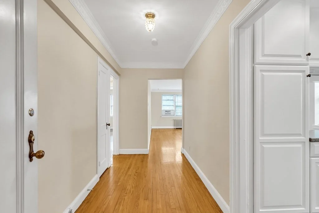 1 bed, 1 bath apartment for rent at 12 Kilsyth Ter Unit 23A, Brighton — photo 4 of 10