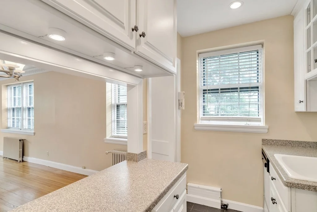 1 bed, 1 bath apartment for rent at 12 Kilsyth Ter Unit 23A, Brighton — photo 8 of 10