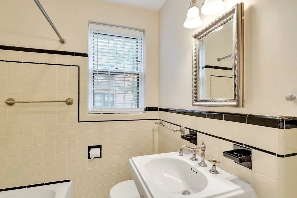 1 bed, 1 bath apartment for rent at 12 Kilsyth Ter Unit 23A, Brighton — photo 9 of 10