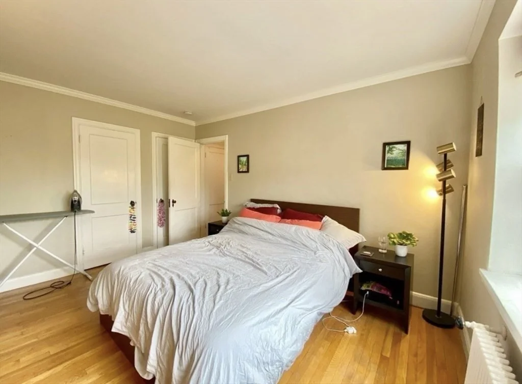 1 bed, 1 bath apartment for rent at 12 Kilsyth Ter Unit 42, Brighton — photo 9 of 11