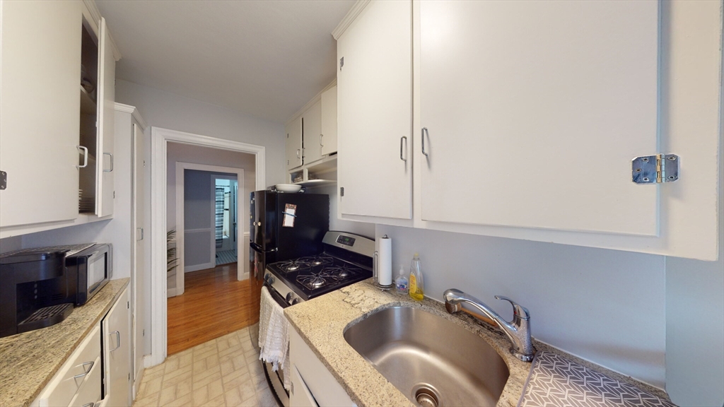 1 bed, 1 bath apartment for rent at 12 Kilsyth Ter Unit 44, Brighton — photo 8 of 15