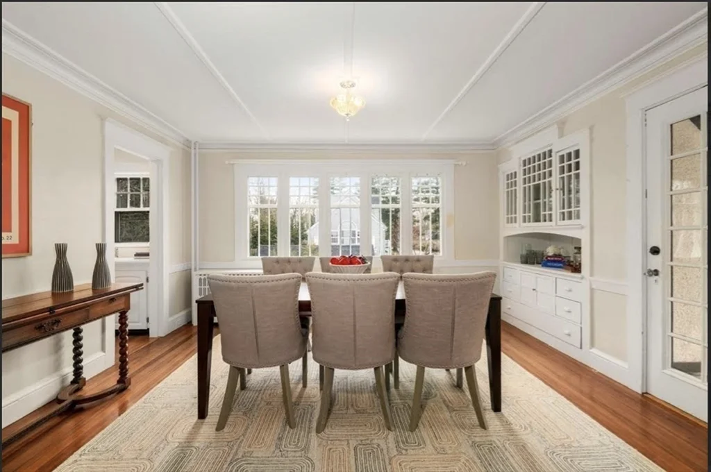 4 bed, 1 bath apartment for rent at 12 Leighton Rd Unit 2, Wellesley — photo 3 of 18