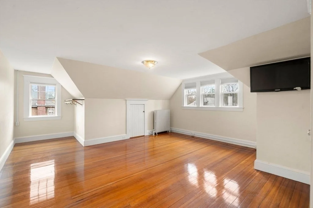 4 bed, 1 bath apartment for rent at 12 Leighton Rd Unit 2, Wellesley — photo 11 of 18