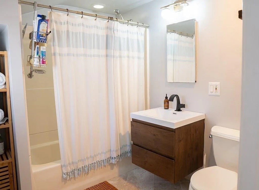 3 bed, 2 bath apartment for rent at 12 Lexington Ave, Charlestown — photo 16 of 18