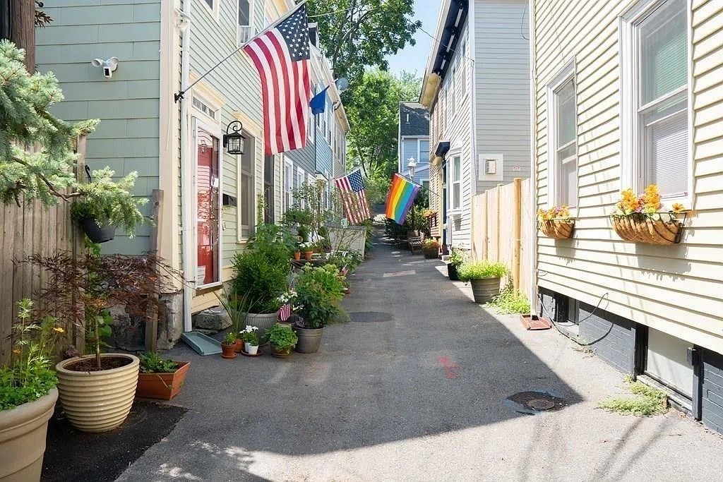 3 bed, 2 bath apartment for rent at 12 Lexington Ave, Charlestown