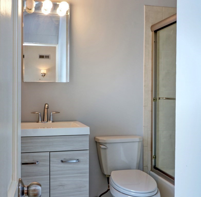 3 bed, 2 bath apartment for rent at 12 Lilac Ct Unit 12, Wellington-Harrington — photo 12 of 15