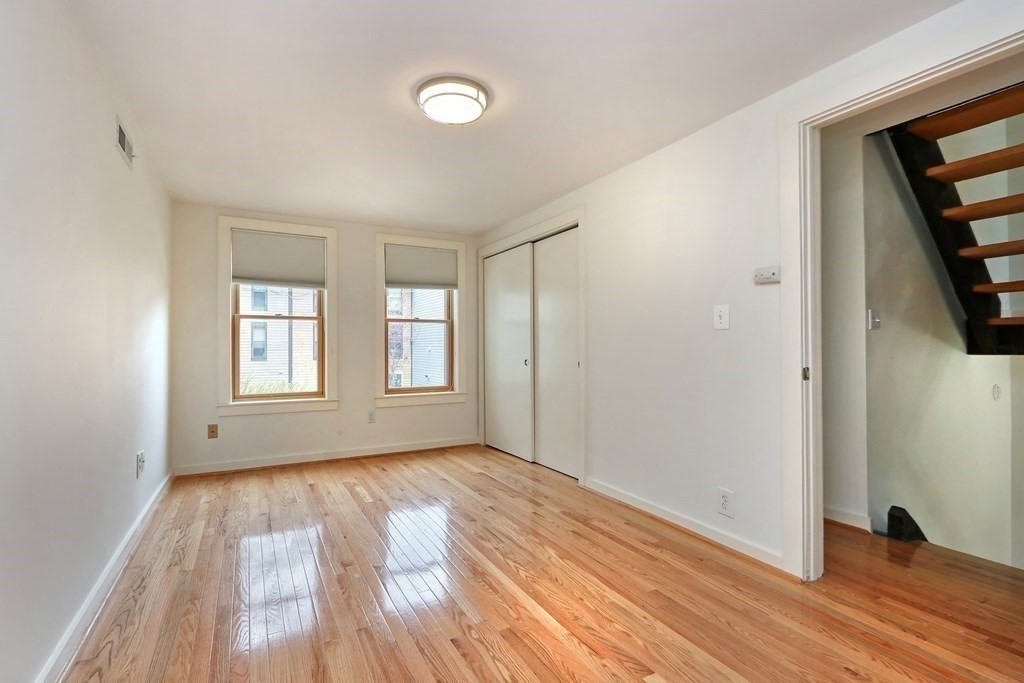 3 bed, 2 bath apartment for rent at 12 Lilac Ct Unit 12, Wellington-Harrington — photo 5 of 15
