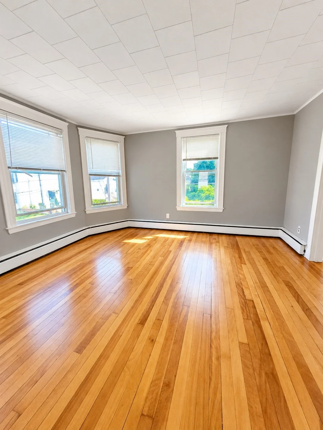 3 bed, 1 bath apartment for rent at 12 Lincoln St Unit 2, Haverhill — photo 3 of 20