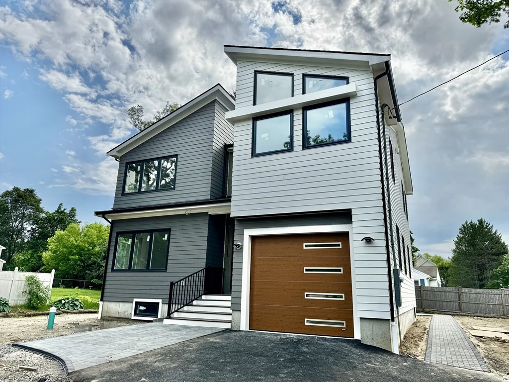 4 bed, 3 bath apartment for rent at 12 Linden St, Natick — photo 1 of 20