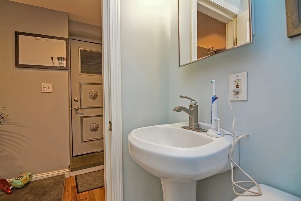 1 bed, 1 bath apartment for rent at 12 Linden Unit 1, South Boston — photo 6 of 26