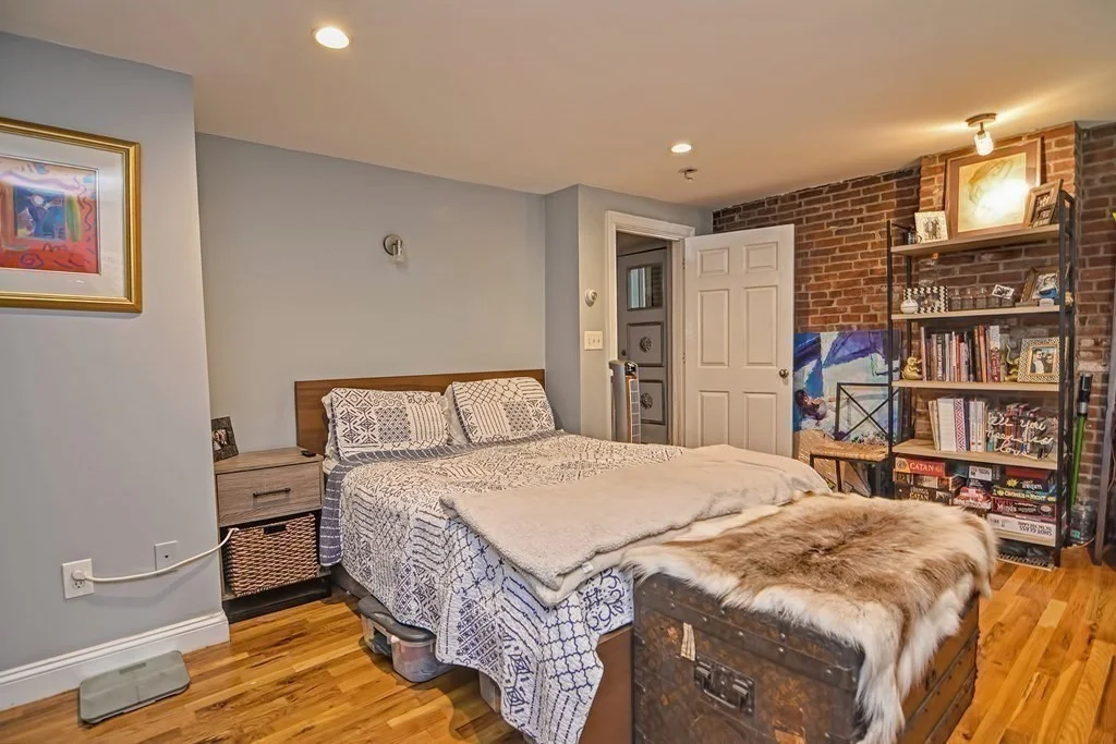 1 bed, 1 bath apartment for rent at 12 Linden Unit 1, South Boston — photo 2 of 26
