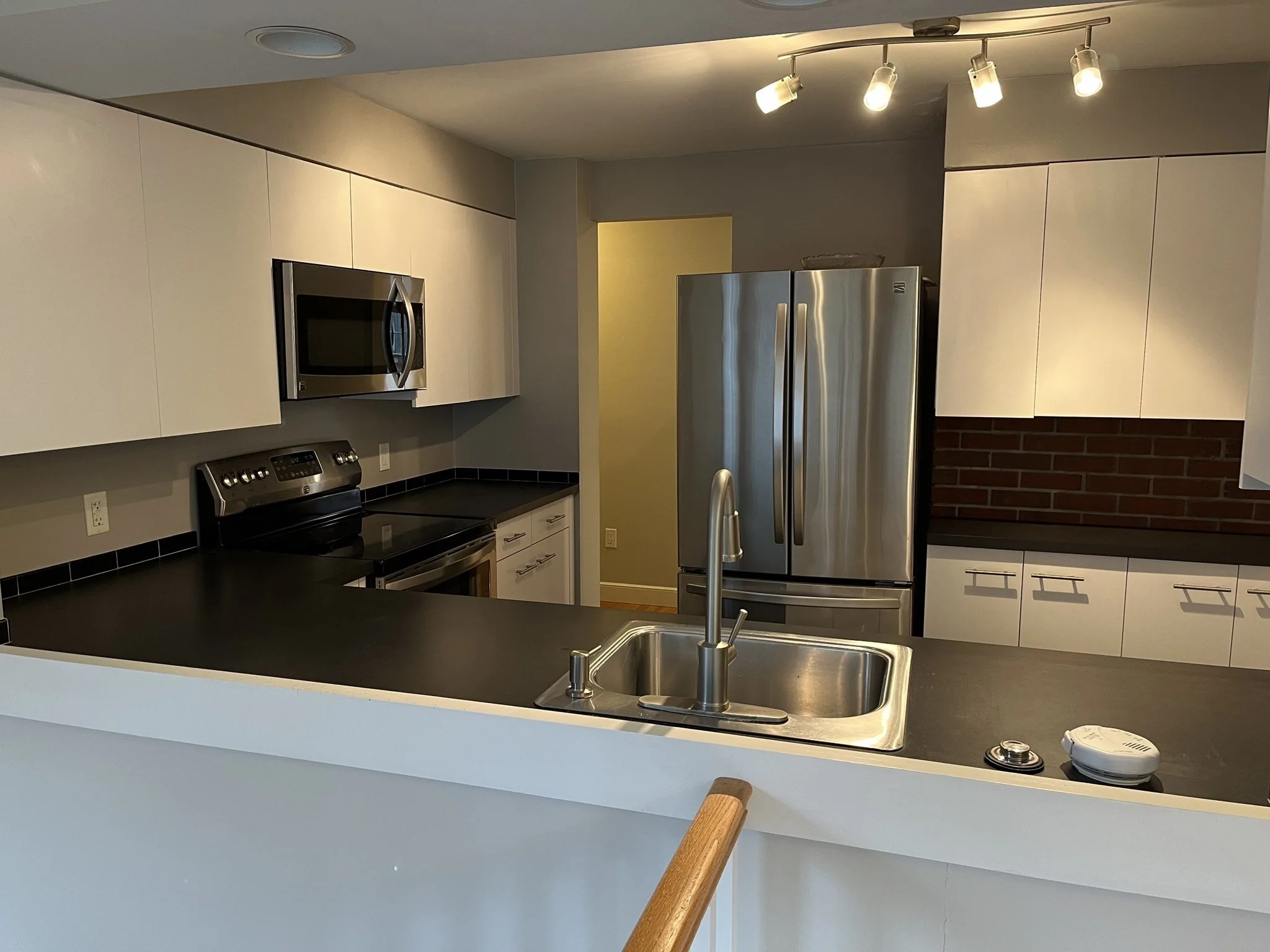 2 bed, 2 bath apartment for rent at 12 Lois Unit 12, Lexington — photo 10 of 14