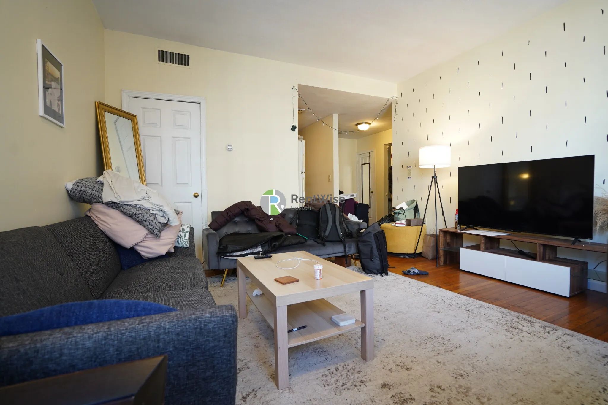 3 bed, 1 bath apartment for rent at 12 Lorraine Ter Unit 1, Allston — photo 3 of 13