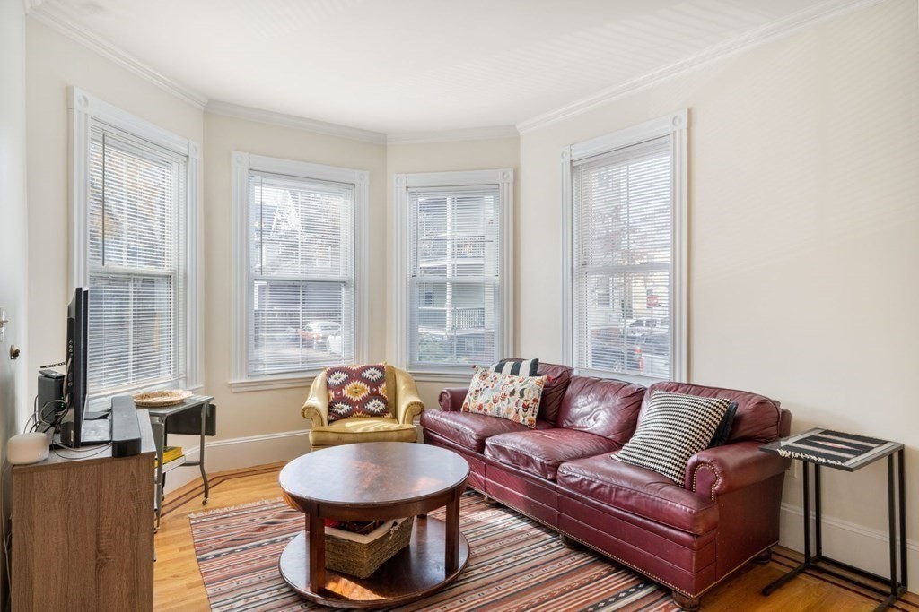 3 bed, 2 bath apartment for rent at 12 Magnolia Ave Unit 1, Mid-Cambridge — photo 1 of 20