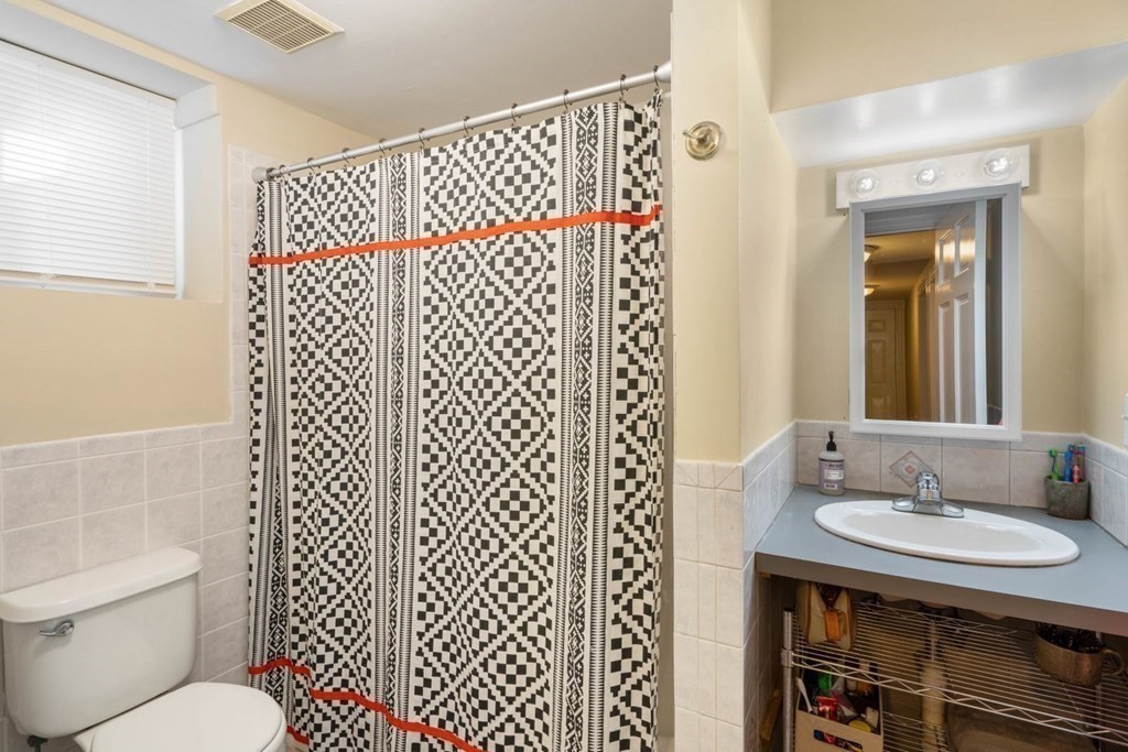3 bed, 2 bath apartment for rent at 12 Magnolia Ave Unit 1, Mid-Cambridge — photo 15 of 20