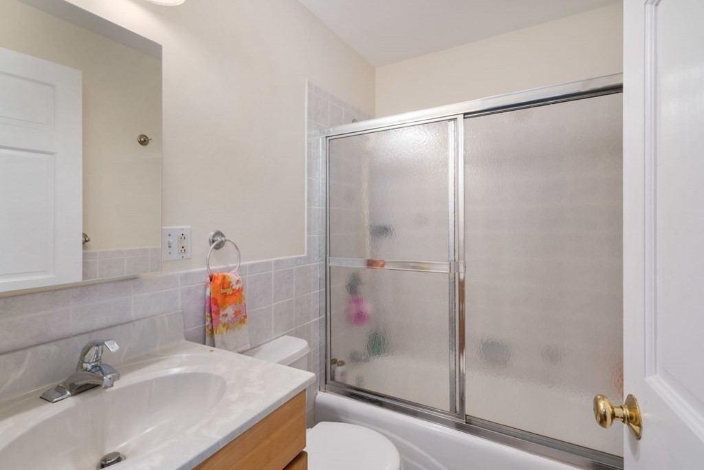 3 bed, 2 bath apartment for rent at 12 Magnolia Ave Unit 1, Mid-Cambridge — photo 10 of 20