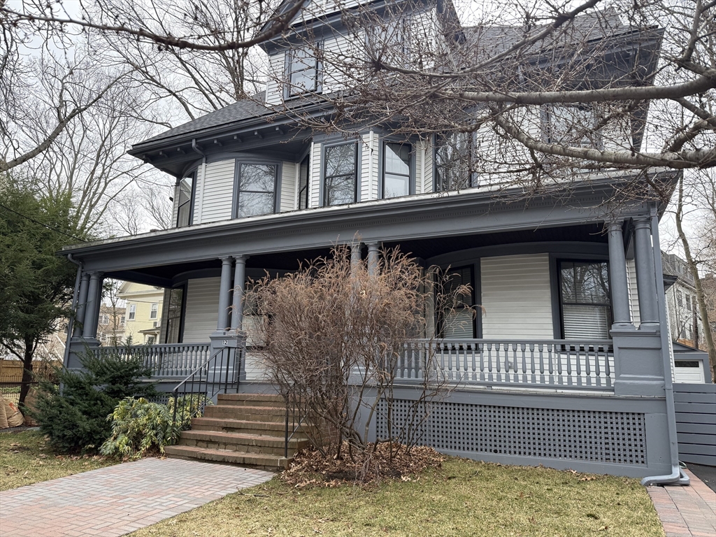 2 bed, 2 bath apartment for rent at 12 Manchester Rd Unit A, Coolidge Corner — photo 1 of 14