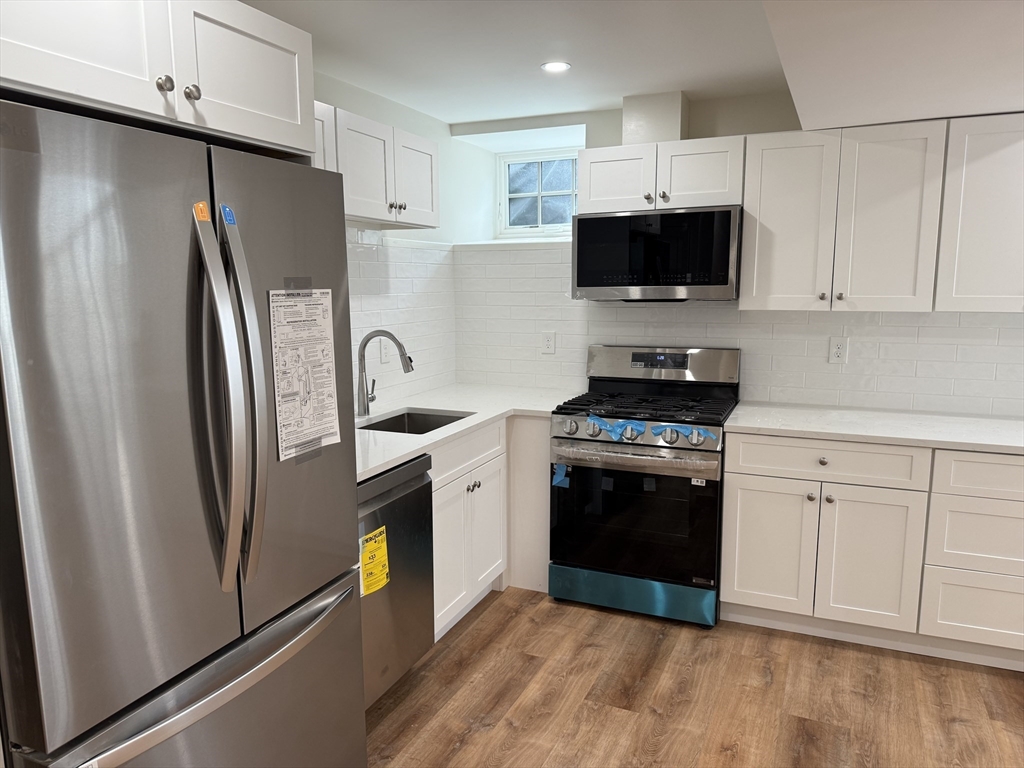 2 bed, 2 bath apartment for rent at 12 Manchester Rd Unit A, Coolidge Corner — photo 3 of 14