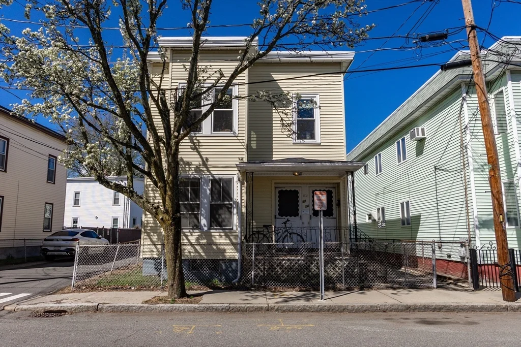 2 bed, 1 bath apartment for rent at 12 Marion St Unit 0, Ward Two — photo 1 of 7