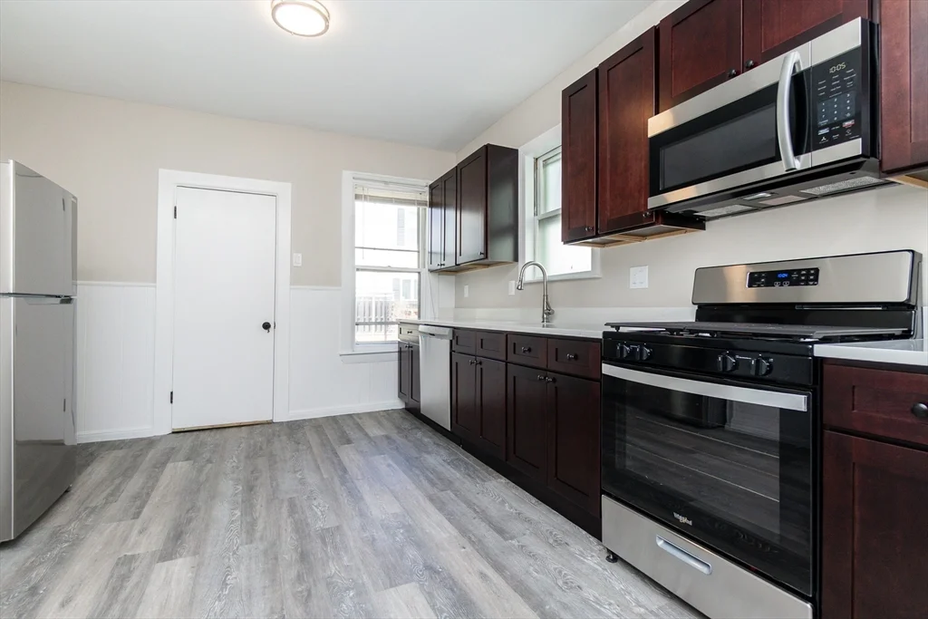 2 bed, 1 bath apartment for rent at 12 Marion St Unit 0, Ward Two — photo 6 of 7
