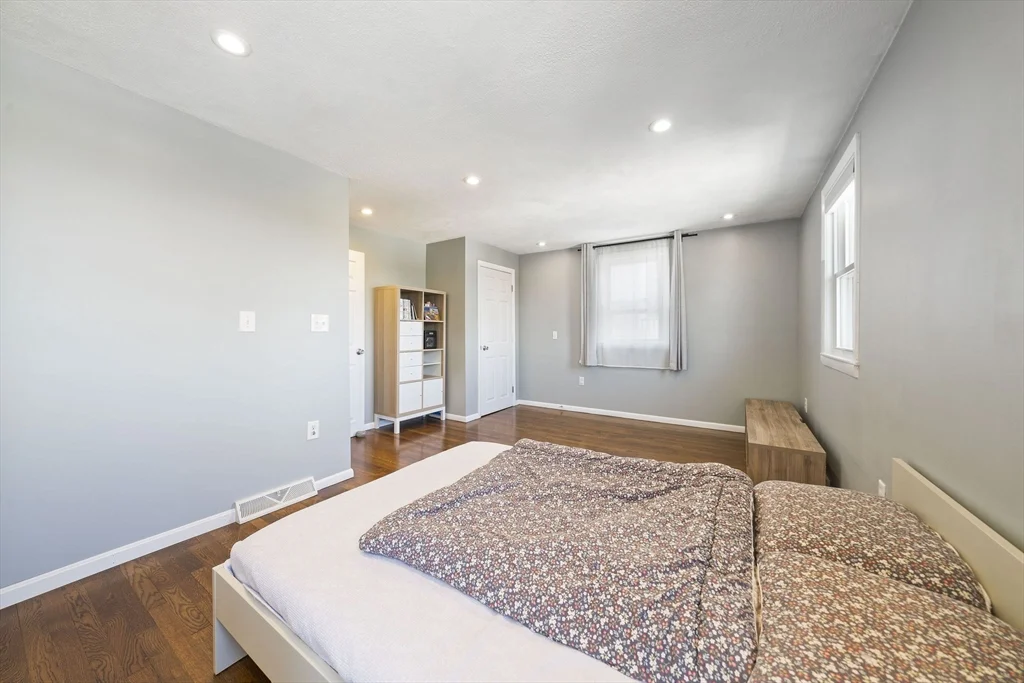 3 bed, 1 bath apartment for rent at 12 Marivista Ave, Lakeview — photo 16 of 28