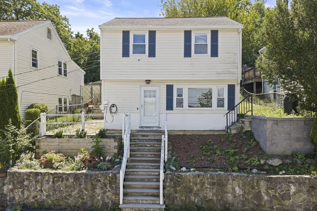 3 bed, 1 bath apartment for rent at 12 Marivista Ave, Lakeview