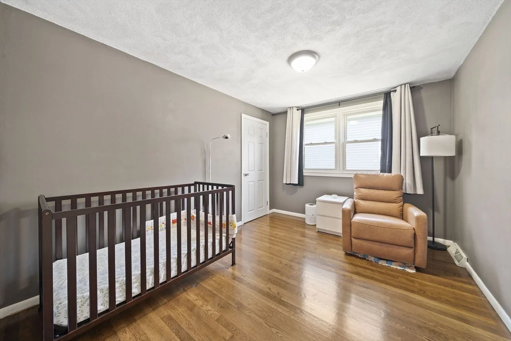 3 bed, 1 bath apartment for rent at 12 Marivista Ave, Lakeview — photo 17 of 28