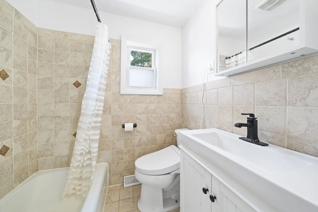 3 bed, 1 bath apartment for rent at 12 Marivista Ave, Lakeview — photo 20 of 28