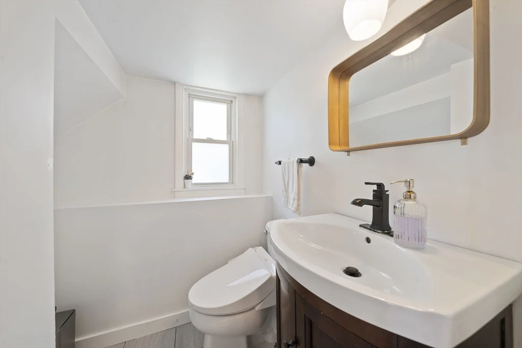 3 bed, 1 bath apartment for rent at 12 Marivista Ave, Lakeview — photo 13 of 28