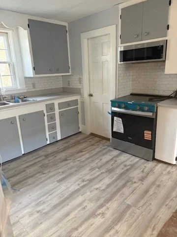 3 bed, 1 bath apartment for rent at 12 Mayhew St Unit 2nd floor, Hopkinton — photo 8 of 19