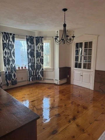 3 bed, 1 bath apartment for rent at 12 Mayhew St Unit 2nd floor, Hopkinton — photo 3 of 19