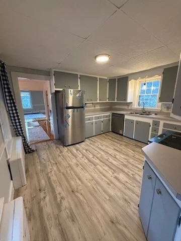 3 bed, 1 bath apartment for rent at 12 Mayhew St Unit 2nd floor, Hopkinton — photo 6 of 19