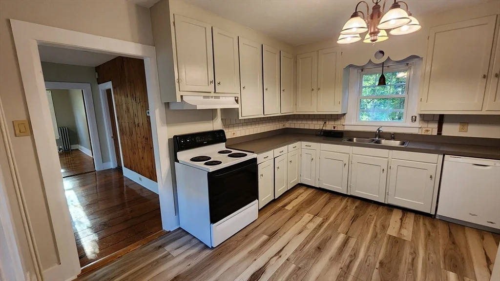 2 bed, 1 bath apartment for rent at 12 Mayhew Unit 1, Hopkinton — photo 5 of 12