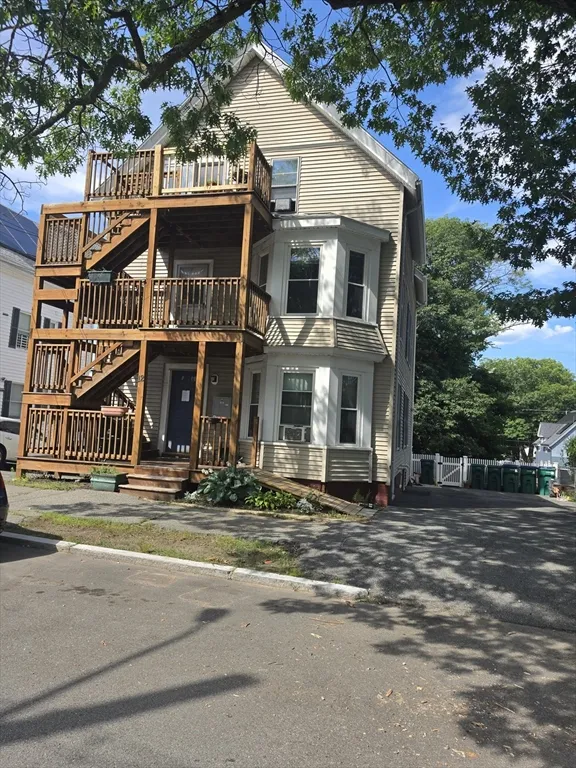 2 bed, 1 bath apartment for rent at 12 Milton Unit 2, Lynn — photo 5 of 5
