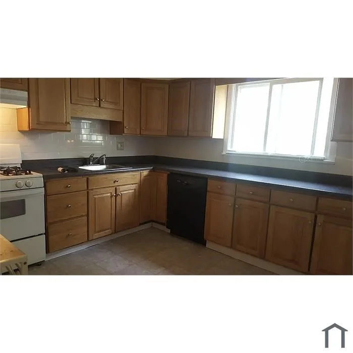 2 bed, 1 bath apartment for rent at 12 Milton Unit 2, Lynn — photo 4 of 5