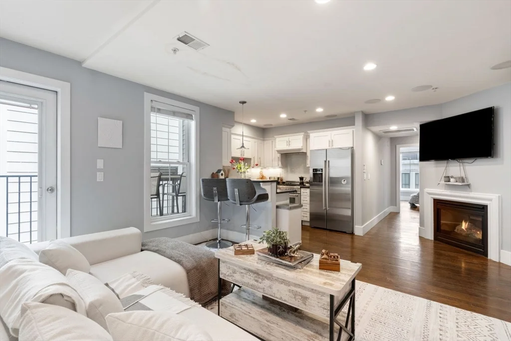 2 bed, 2 bath apartment for rent at 12 Mohawk St Unit 9, South Boston