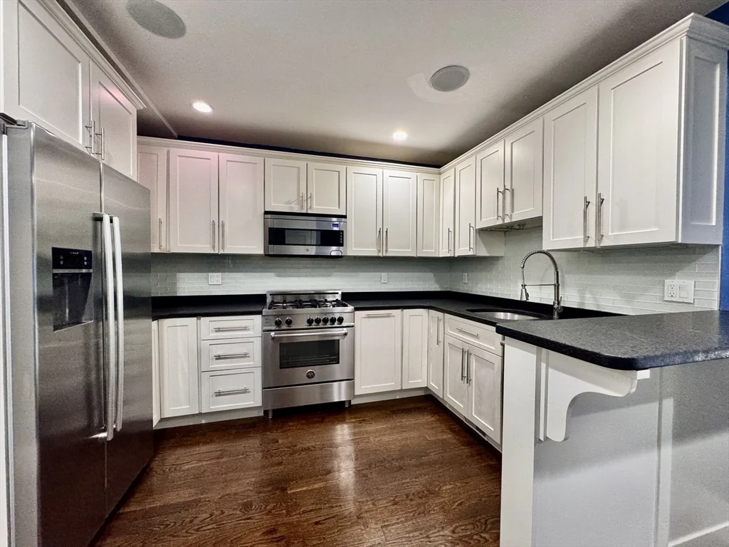 2 bed, 2 bath apartment for rent at 12 Mohawk Unit 2, South Boston